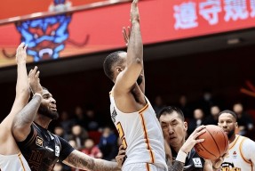 米兰体育sports-窗口期体能课后，深圳男篮更衣室发声备战意大利杯，信心回归，控场能力受关注的简单介绍-米兰体育sports