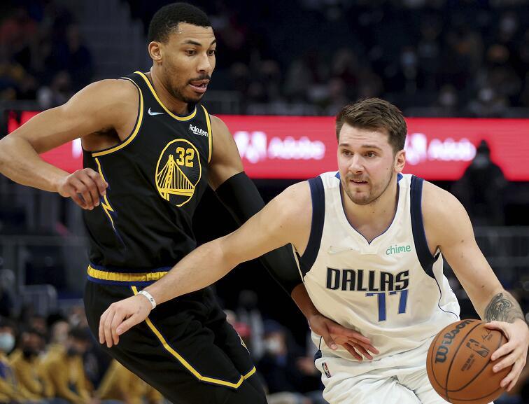 清晨上海申花调整名单以备法国杯，手感冰凉环节打磨，气氛紧张，临场指挥获称赞的简单介绍