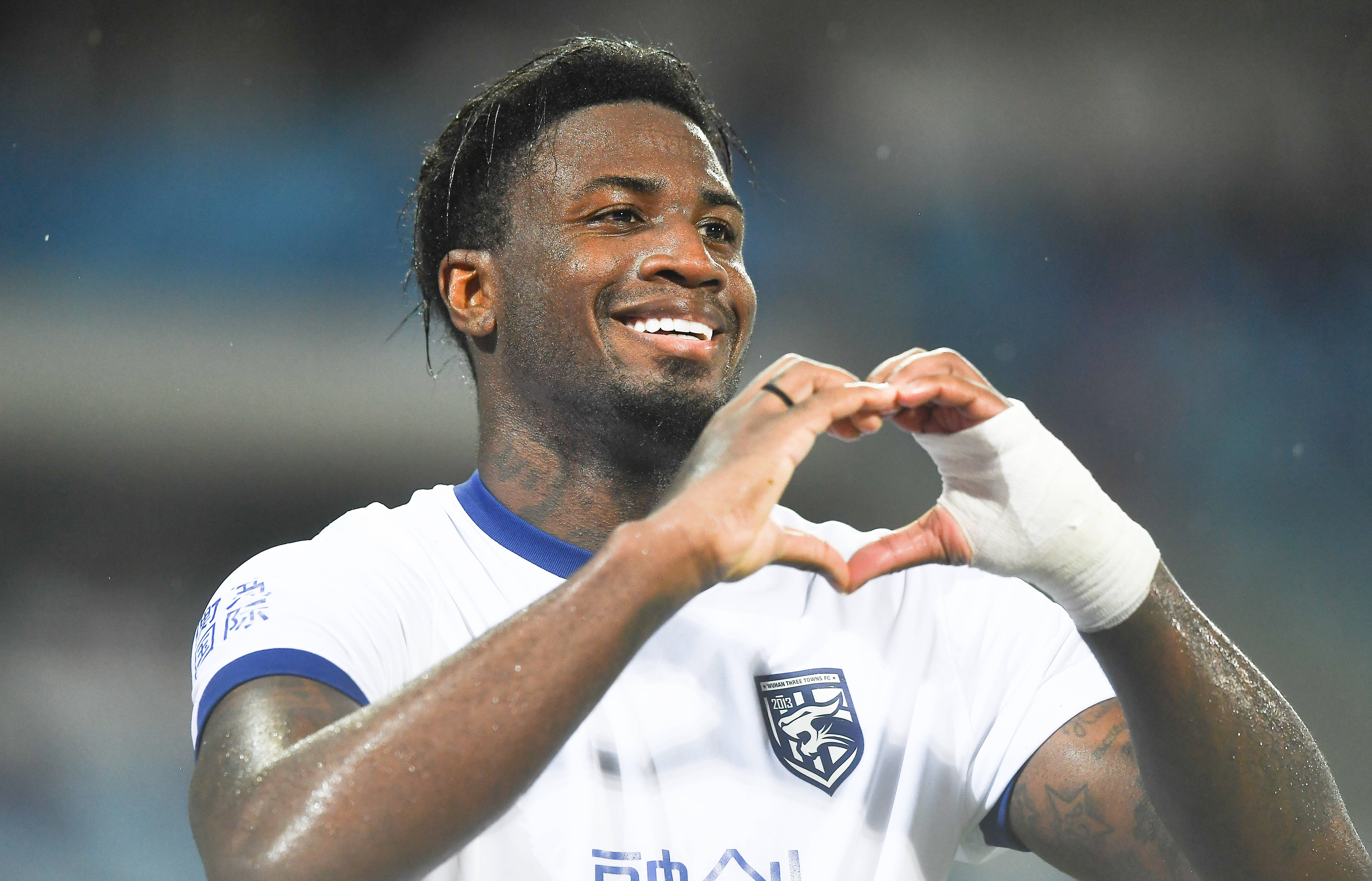 关于中超转会期再迎强敌，瓦伦西亚复出首秀，主帅态度：态度坚定，控场能力受关注的信息