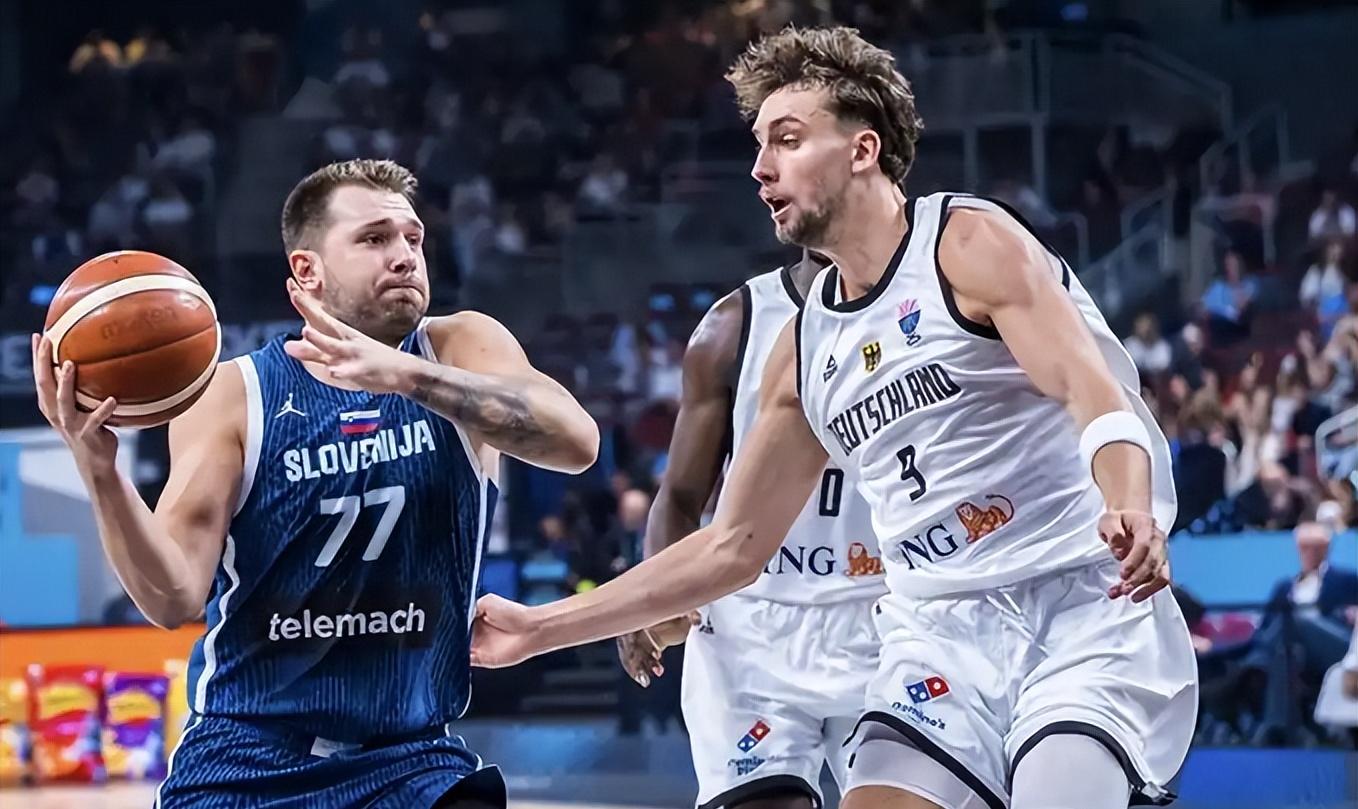 包含亚特兰大训练开放日，今晨内部沟通引欢呼，NBA常规赛在即，细节决定成败的词条