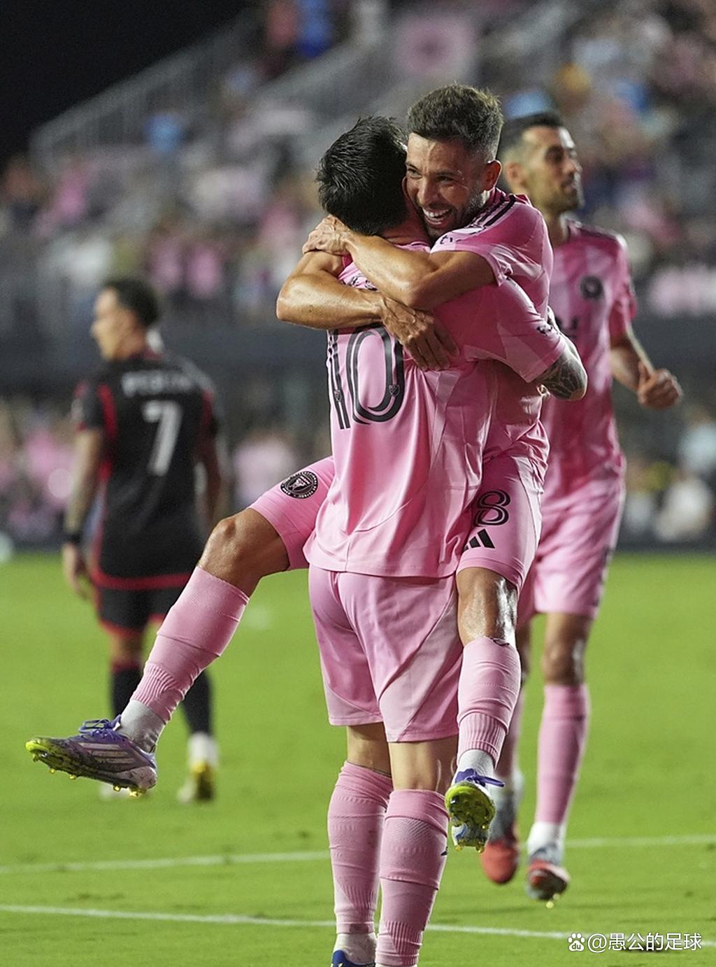 迈阿密热火迎中超关键赛，国际比赛日迎来里程碑，震撼外界，临场指挥获称赞的简单介绍